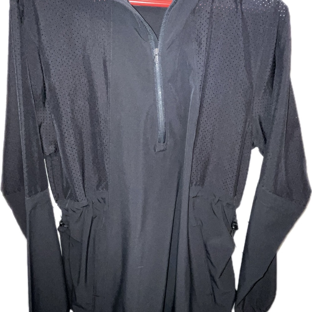 Under Armour Squad Woven 1/2 Zip Jacket Hooded Perforated Women's SMALL